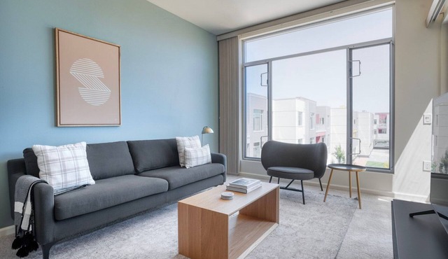Beautiful Palo Alto 2BR w/Pool & Parking, nr Dining, by Blueground
