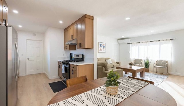 Beautiful remodeled 3-bed + 2 bath house with AC in soothing Rancho Cucamonga