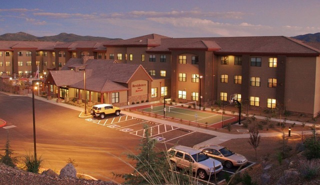 Beautiful studio unit at resort, sleeps 4