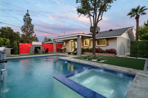 Bella Rosa- Close to Old Town with Pool & Hot Tub