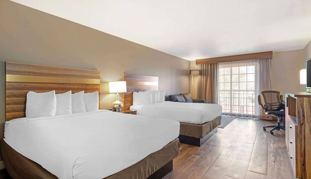 Best Western Cedar Inn & Suites