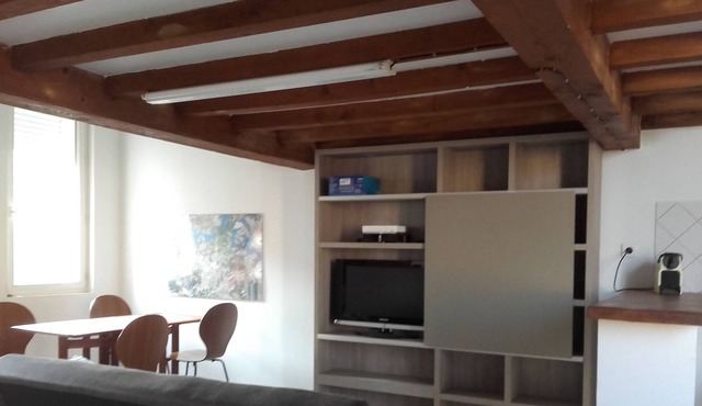 Boulevard de la Thesis, BLUE Apartment