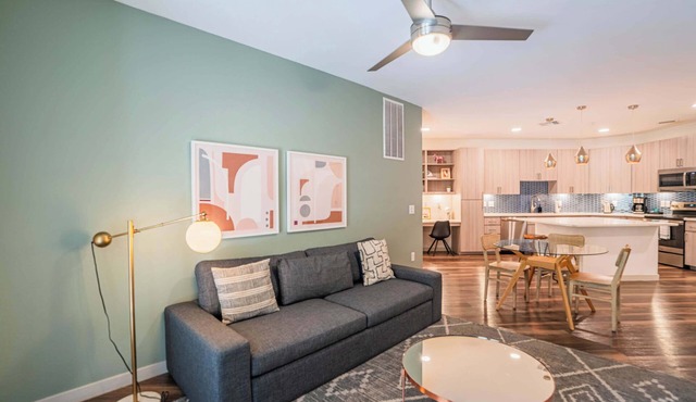 Boulevard Stays Modern Roosevelt Row Suite 2BR Pool, Gym 5