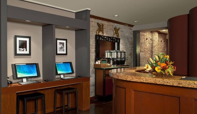 Boutique Hotel Suite with Stunning Scenic Bay Views in San Francisco