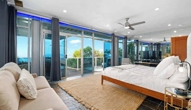 Breathtaking Oceanfront Studio with Hot Tub | Sunset Cliffs
