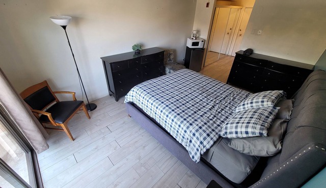 (C04/C06) Beverly Hills Hotel Style 2 Bedroom Suite