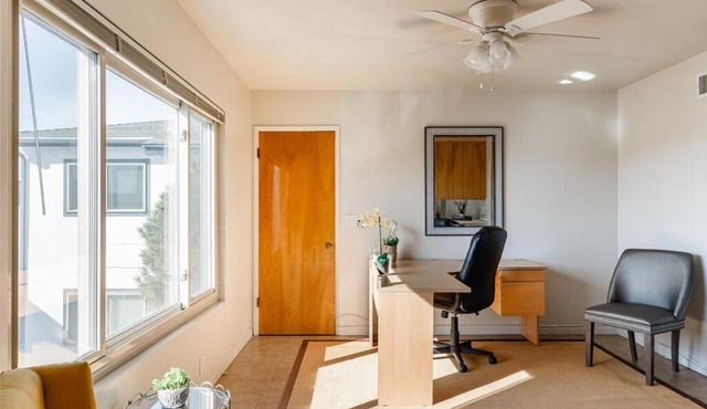 Casa Flora -2BR- FREE Parking in Little Italy!