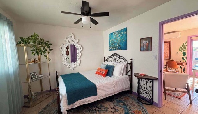 Casita Violeta | Local Art, Local History, Local Living