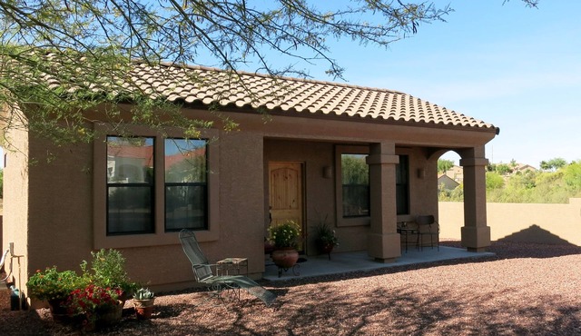 Casita with Santa Fe Walls & Privacy Gates