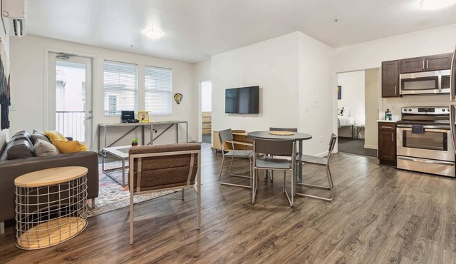 Centrally Located 2BR Unit Near CSUC + Pool