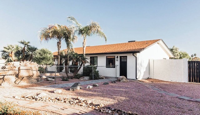 Centrally located cozy Studio in peaceful neighborhood!