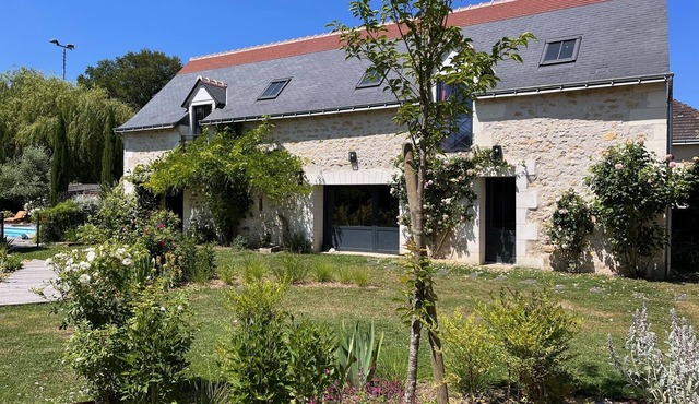 Charming farmhouse with private, heated, secure swimming pool
