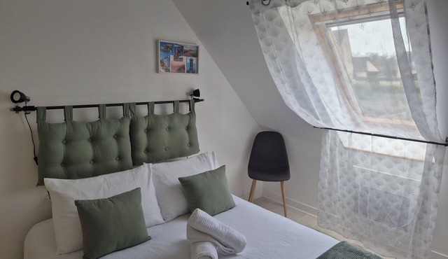 Chambres d'hôtes"Chez Ninie" au pied des Monts d'Arrée. (2 chambres,4 personnes)