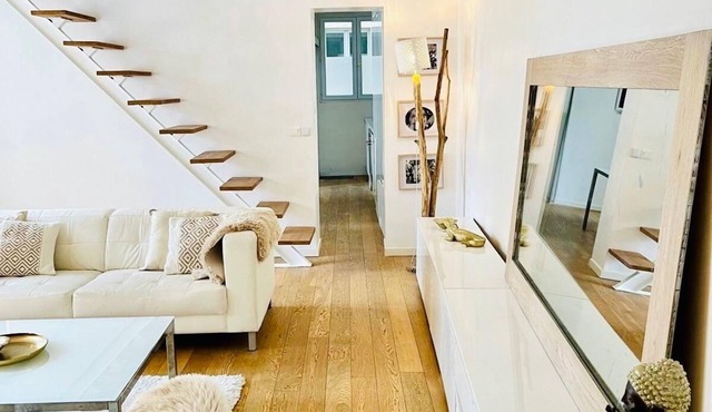 Charming 2-bedroom loft in brilliant Paris next to Gare du Nord Montmartre