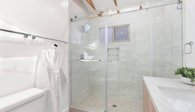 Charming 2-bedroom house with WiFi, AC in enjoyable Culver City