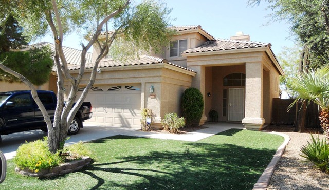 Charming 3 Bdrm Home In Great Neighborhood!