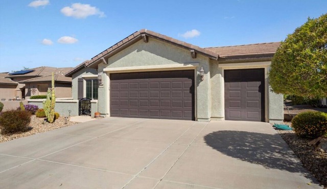 Charming 3-bedroom house in lovely Buckeye with private pool