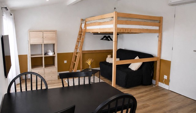 Charming 4-person studio 5 minutes from the citadel