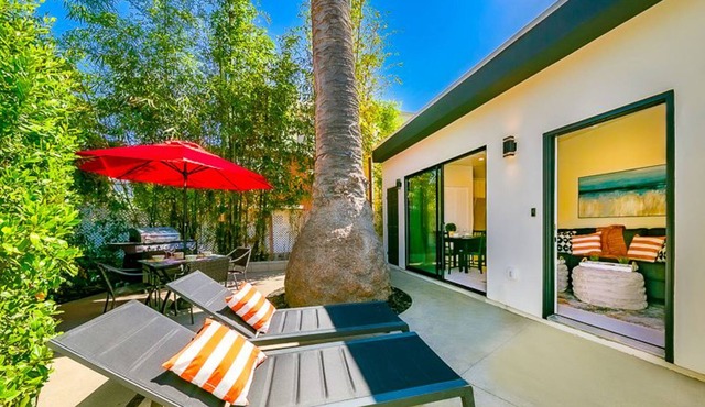 Charming casita w/ private patio & beautiful yard