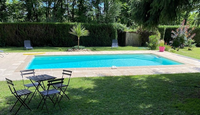 Charming cottage with private pool in Black Périgord