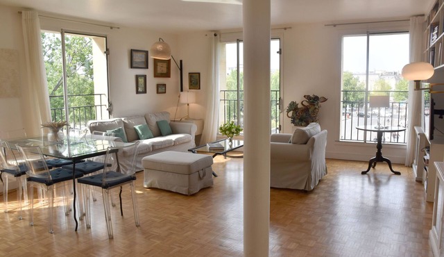 Charming flat in the heart of Paris on the Seine