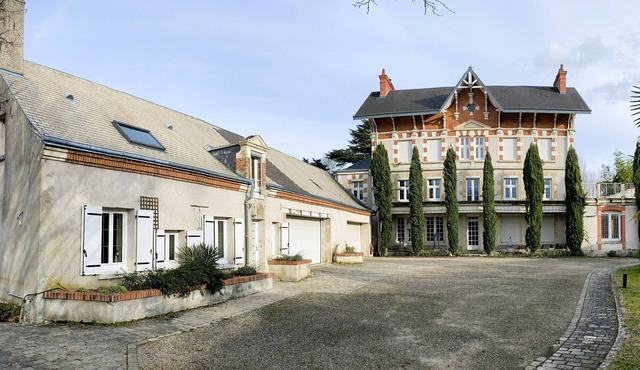 Charming gite in the heart of Combleux, a seafaring village near Orléans