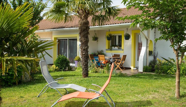 CHARMING HOUSE BETWEEN THE OCEAN AND THE LAKES