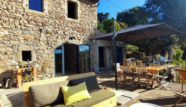 Charming renovated workshop in Ardèche