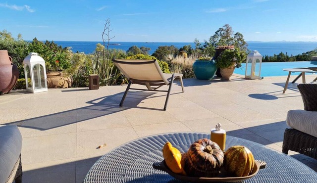 Charming villa just 10 minutes (800m) walk from Palombaggia Beach