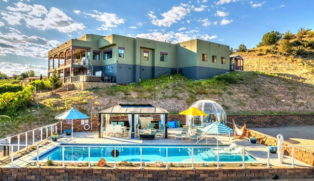 Chill on the Hill - Luxury Home w/Pool, Hot Tub, Bubble & Amazing Views! Dogs OK