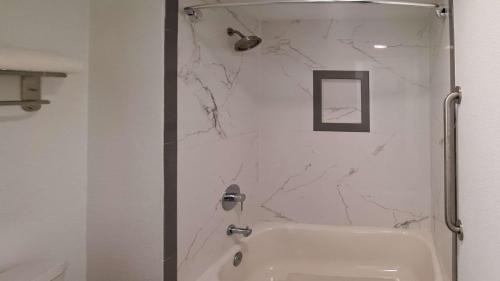Clarion Pointe El Cajon San Diego East