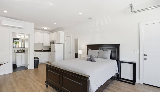 Classic Hillcrest Escape – Near University Heights, Balboa Park & Zoo