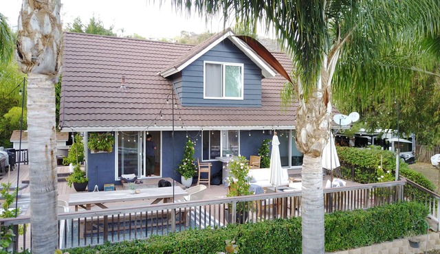 Coastal Ranch Home: 1.5 Private Acres just Mins to Beach