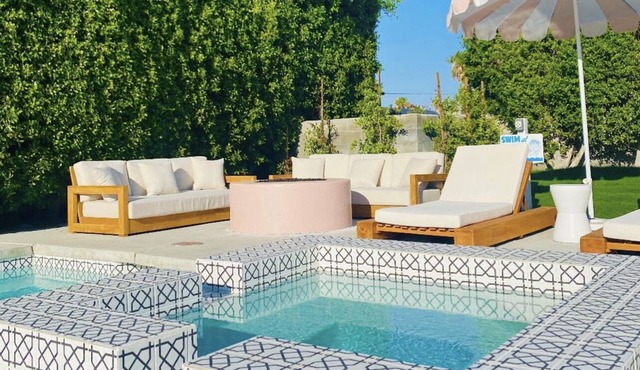 *Coco Cabana* Luxury Pink Paradise