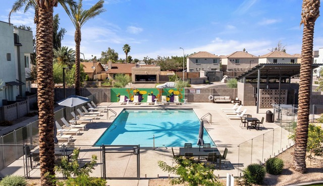 Copper Sky Townhome - Pool & Gym