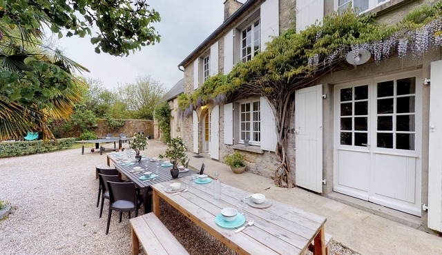 Cottage 4 * with private Spa, Billiards, Table football, large garden, 15 min from the sea in Tamerville