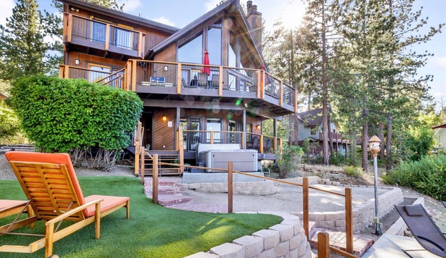 Cove Lakefront Chalet- Hot Tub- Games- Boat Dock