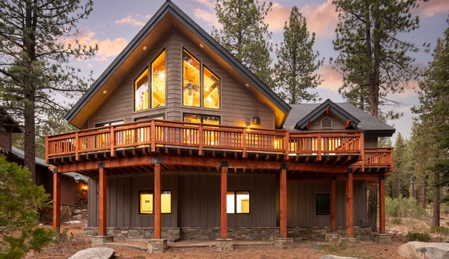 Coyote Moon by AvantStay | Cabin W/Sauna | Mins from DT Truckee & NorthStar