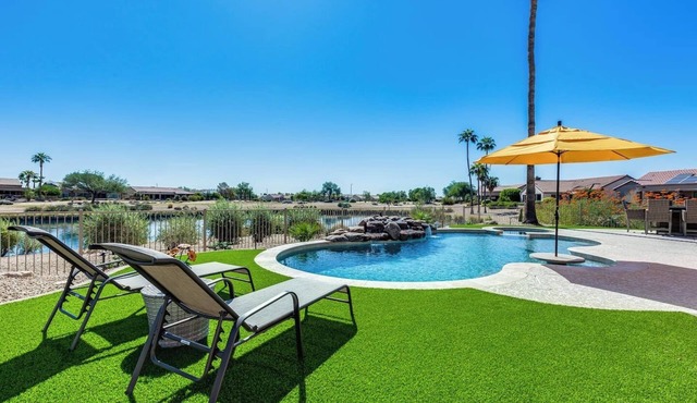 Cozy Cactus Pad with Pool in Surprise