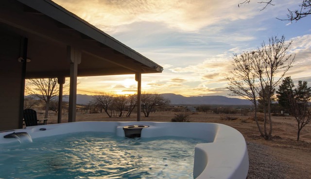 Cozy Dark Sky Retreat Near Sedona Hot Tub, Sauna & Views