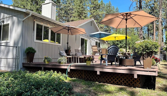 Cozy Evergreen Cabin, walking distance from Plumas Pines golf course