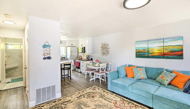 Cozy Monterey Apartment - Walk to Wharf & Dtwn!