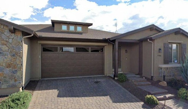 Cozy Newly built home in Prescott Valley 15 minutes to Downtown & Recreational