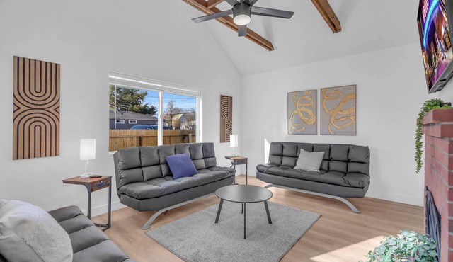 Cozy Reno House: 2 Bedrooms, Sleeps 8 Guests!