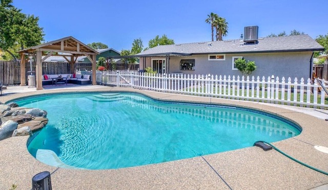Cute and sunny vacation rental home in Sacramento.