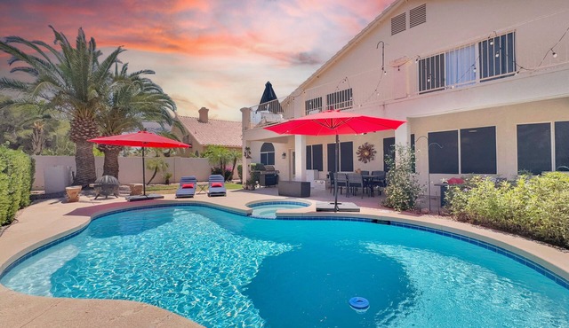 Desert Dessert! Game Room, Pool/Spa! Golf Views