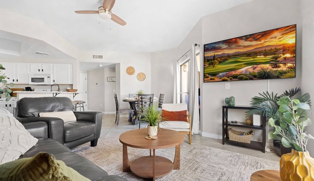 Desert Oasis 2BD/2BA Gated Resort ~ Pool ~ Gym ~ Pet Friendly ~ BBQ