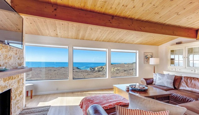 Dog-friendly home with cove views, a private hot tub, & rec center access