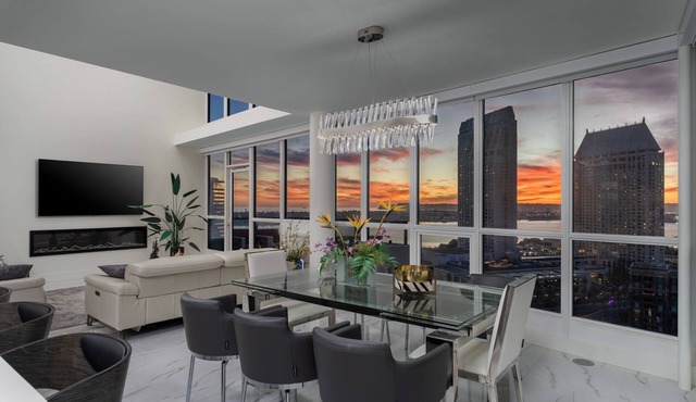 Double story downtown Marina penthouse!