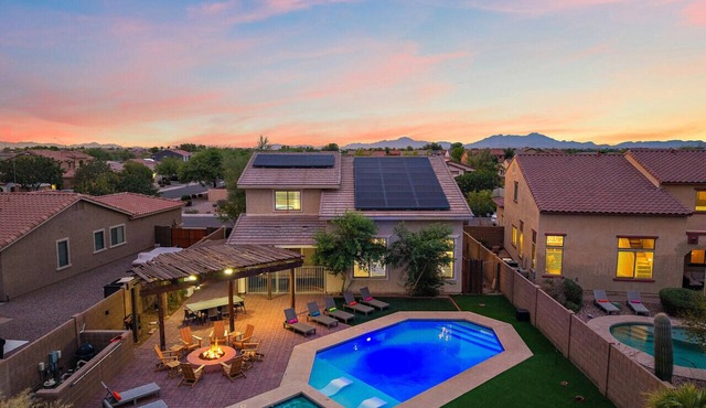 Dream & Drift | Luxe Pool + Spa + Pool Table + Firepit Paradise